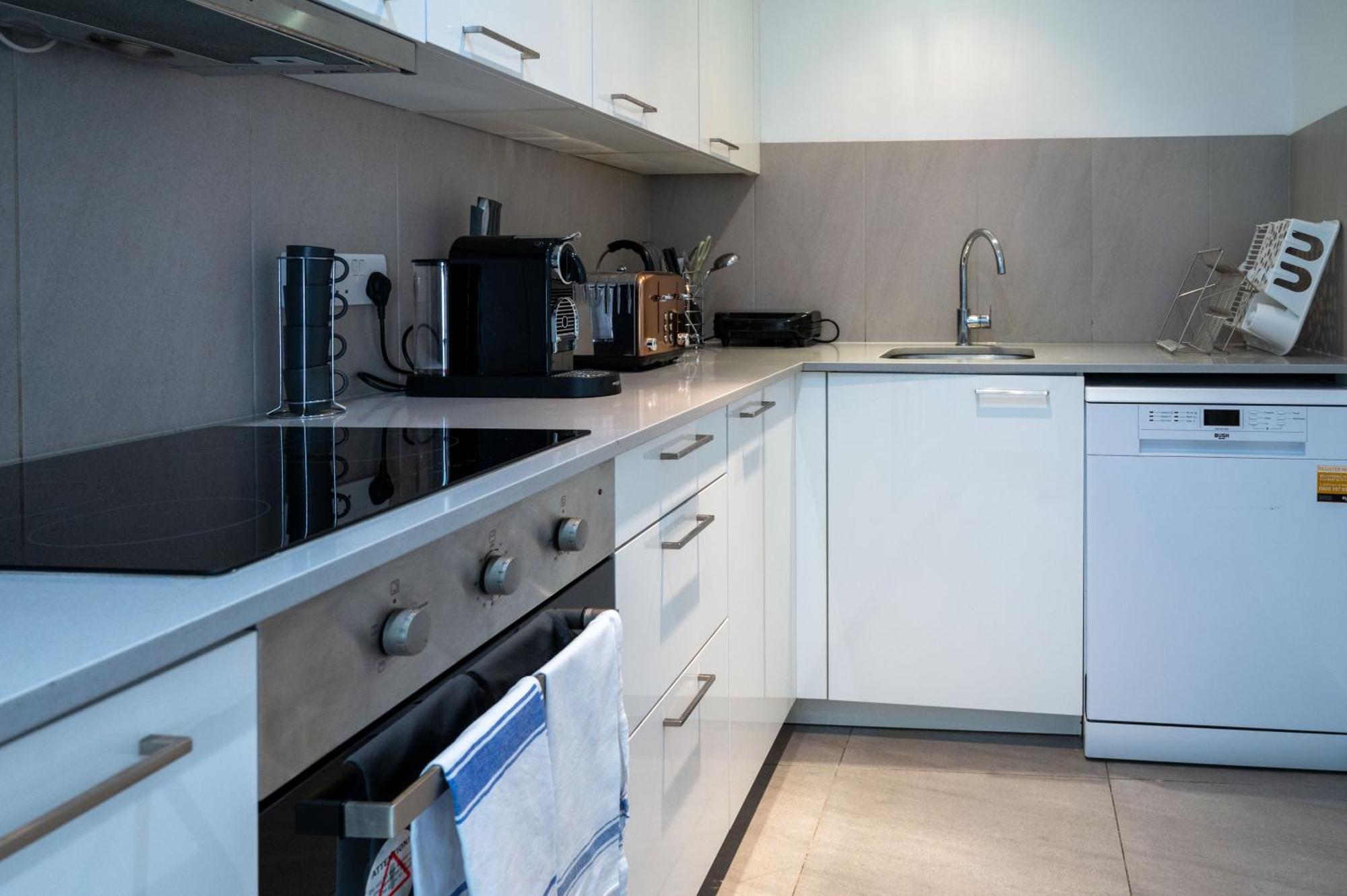 Modern 3 Beds 2 Baths Abbey Rd - St John'S Wood Daire Londra Dış mekan fotoğraf